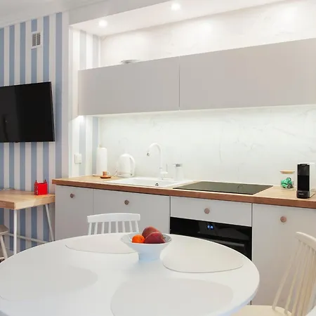 I - Z Parkingiem Apartment *