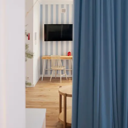 I - Z Parkingiem Apartment *