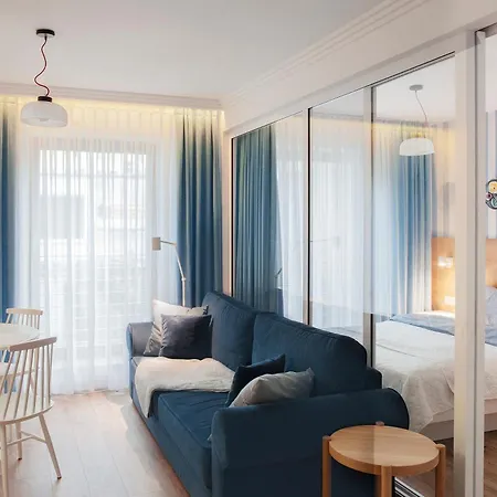 I - Z Parkingiem Apartment *